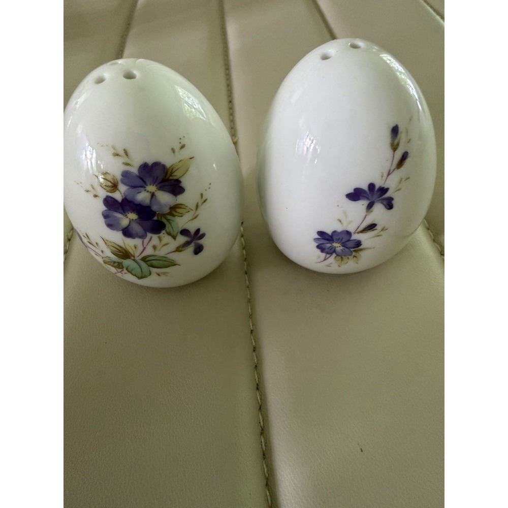 Vintage Lefton White Egg Purple Floral Flower Salt and Pepper Shakers